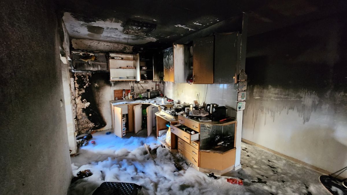 הדירה שנשרפה | צילום: כבאות מחוז דרום