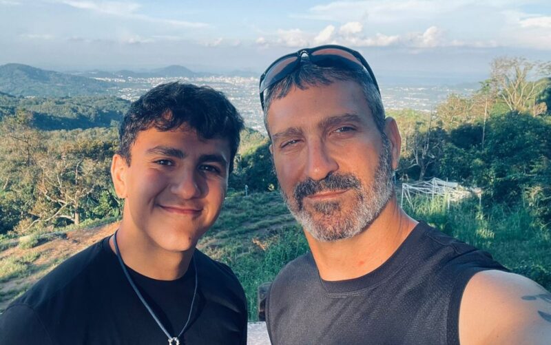 מרום גולן ז"ל ואביו יניב