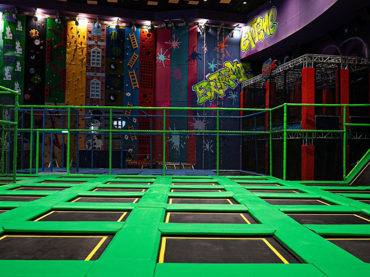   מתחם טרמפולינות ענק | קרדיט צילום: דויד גולדשטיין