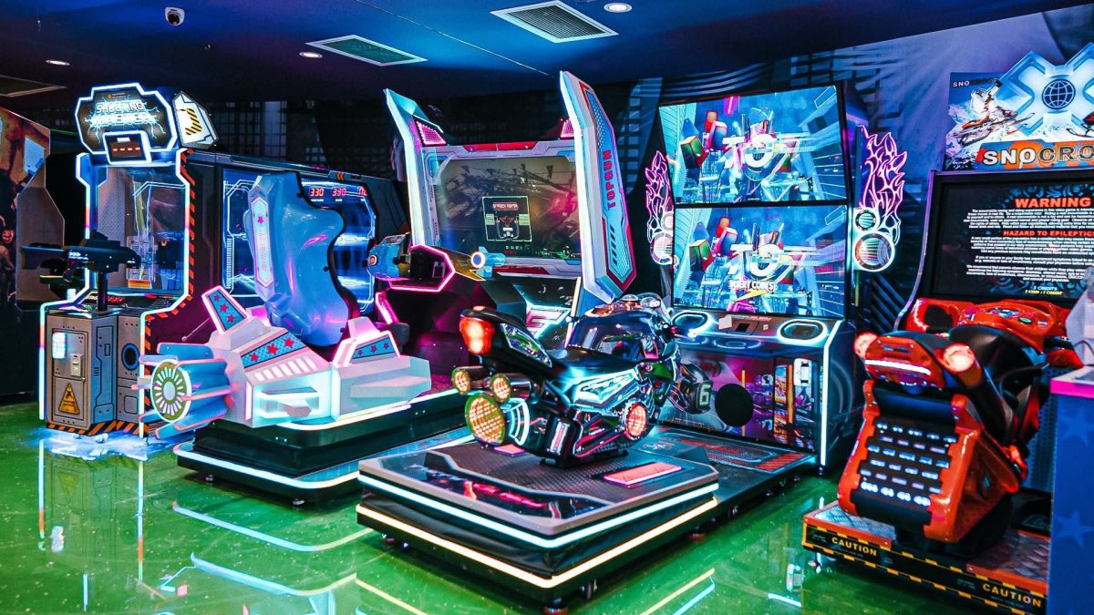   מכונות ארקייד וסימולטורים | קרדיט צילום: דויד גולדשטיין