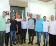 באווירה טובה: