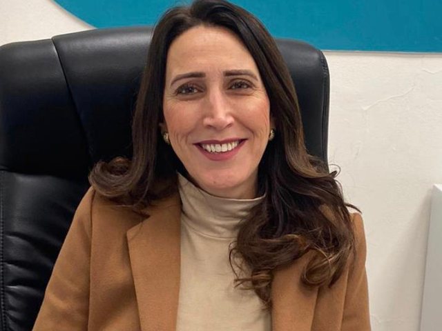סימה מכלוף | מנהלת בית הספר הרצוג