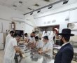 איש העסקים האשדודי שאול סגל ביוזמת חלוקת מצות ליתומים ולאלמנות