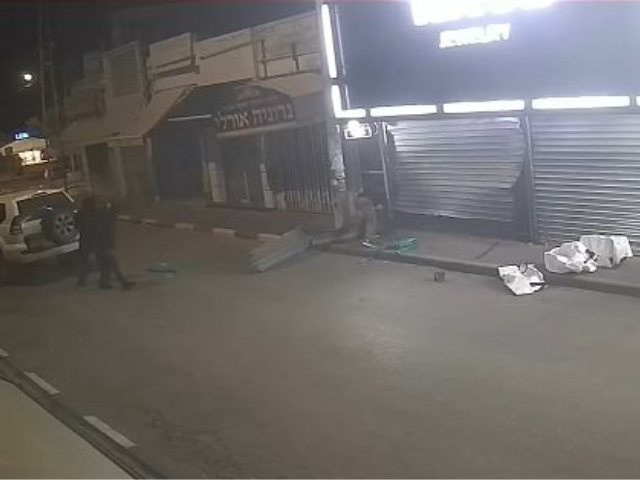 הפריצה בגלאור | צילום: מתוך מצלמת האבטחה