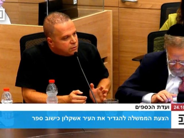 תומר גלאם בכנסת | צילום: דוברות העירייה