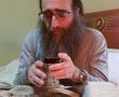 הצצה נדירה למיטת חוליו במנהטן של הרב פינטו: