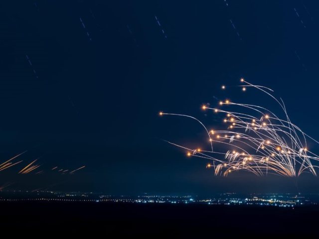מיירטי כיפת ברזל מול רקטות החמאס | צילום: פיודור ספיר