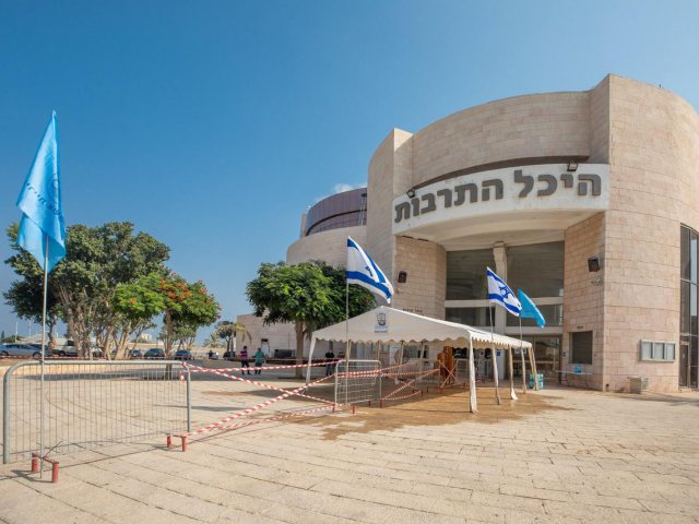 מתחם בדיקות הקורונה באשקלון | צילום: דוברות העירייה