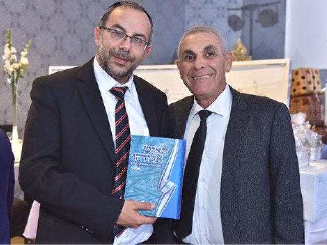  הרב יעקב אביטן ויו"ר חברה קדישא אשקלון אלי יפרח