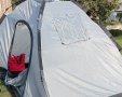 האוהל שהקימו בני הזוג מול בניין העירייה|צילום פרטי
