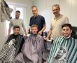 "רענון מהלחימה זה גם תספורת כמו שצריך".. מסביר הספר הנס ציוני אדוארד  המתנדב לספר חיילים. ראו בוידאו