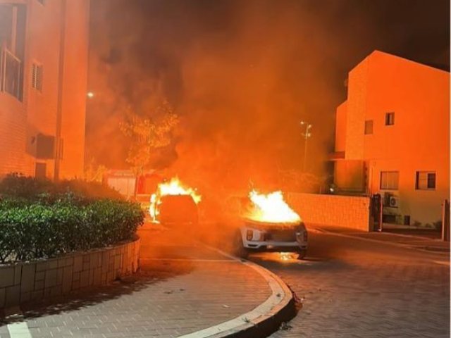 הצתת רכבים הלילה באשקלון 