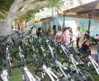 עשרות אופניים חדשים חולקו לנערות ונערים ממרכז יום 'מיתר'