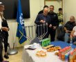 "מעט אור שמגרש חושך גדול": ראש העיר הדליק נר ראשון עם שוטרי משטרת אשדוד