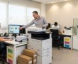 איך ניתן להוריד את עלויות ההדפסה לעסקים בלי לפגוע באיכות וביעילות?