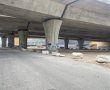 נחסמה האפשרות להחנות בשטחי עפר סמוך לרכבת; וכיצד זה קשור לחניון בתשלום שנפתח במקום?